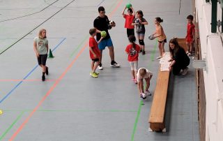 Bambinis und Minis an den Stationen der Sommer-Olympiade